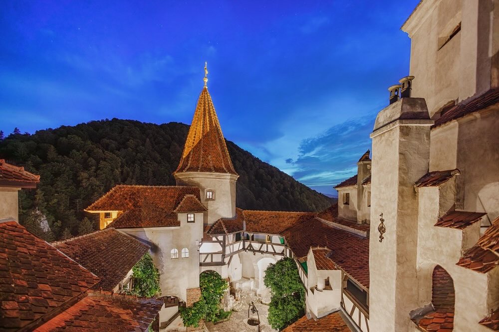 Bran Dracula Castle courtyard