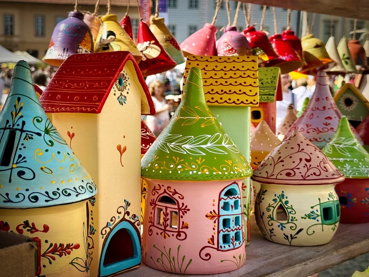 romania-souvenirs-ceramics