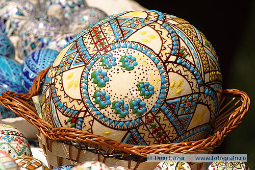 Romanian Easter Traditions - Painted Eggs, 
Copyright Dinu Lazar - www.Fotografu.ro
