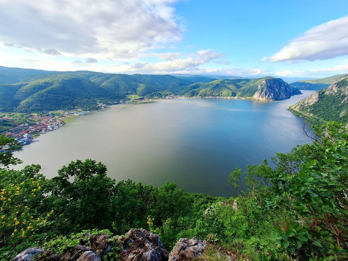 Danube  River Romania Gulf Dubova