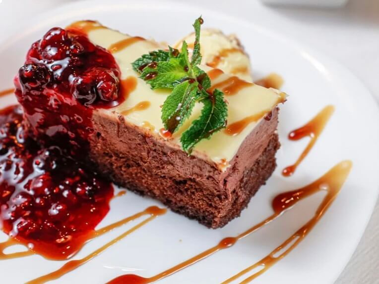 lacrimi-si-sfinti-restaurant-home-made-dessert