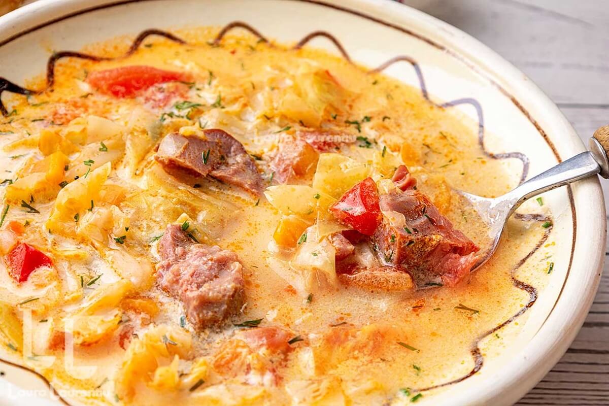 transylvania-food-lucskos-luscios-cabbage-and-smoked-shank-sour-soup