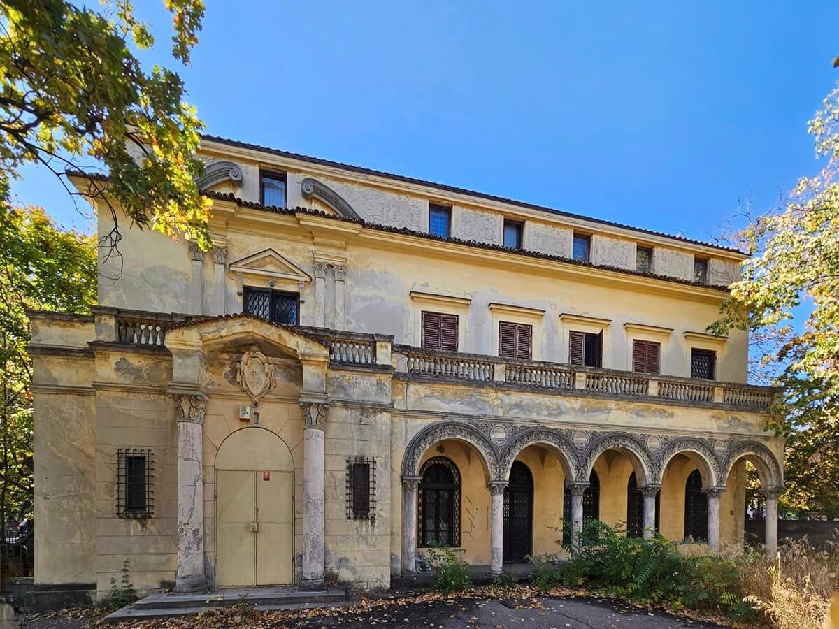 Bucharest Beautiful Neglected Architecture