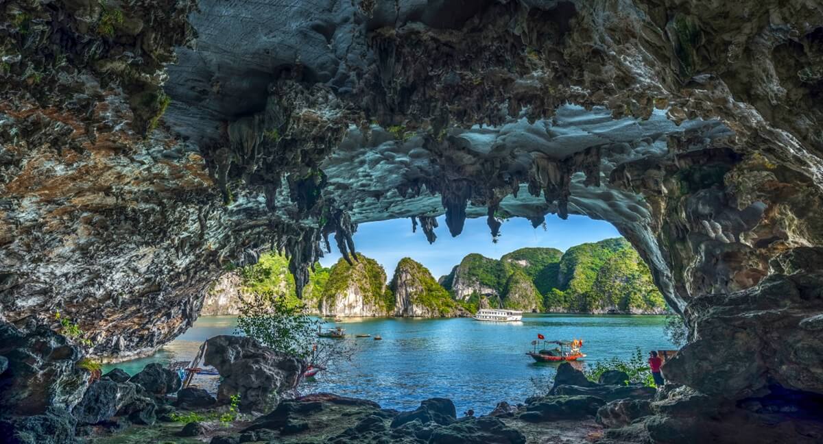 vietnam-ha-long-bay-archipelago