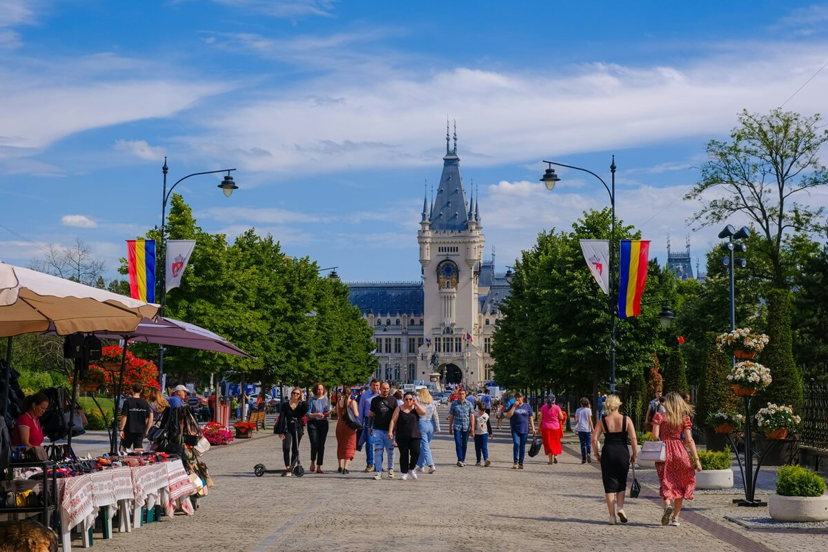 Iasi Palace of Culture Promenade