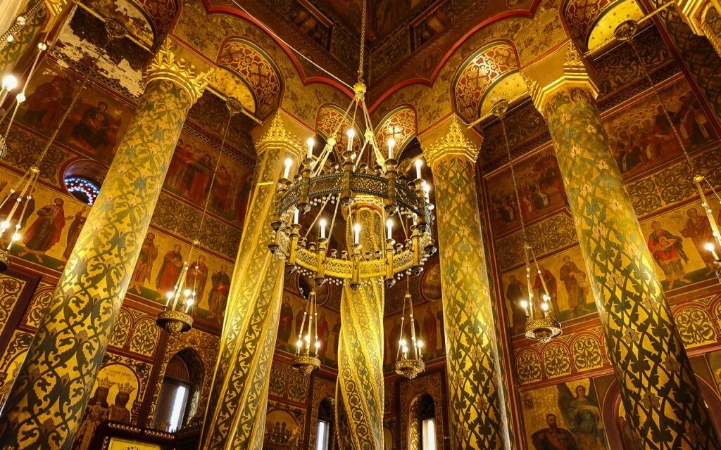 Curtea de Arges Cathedral columns