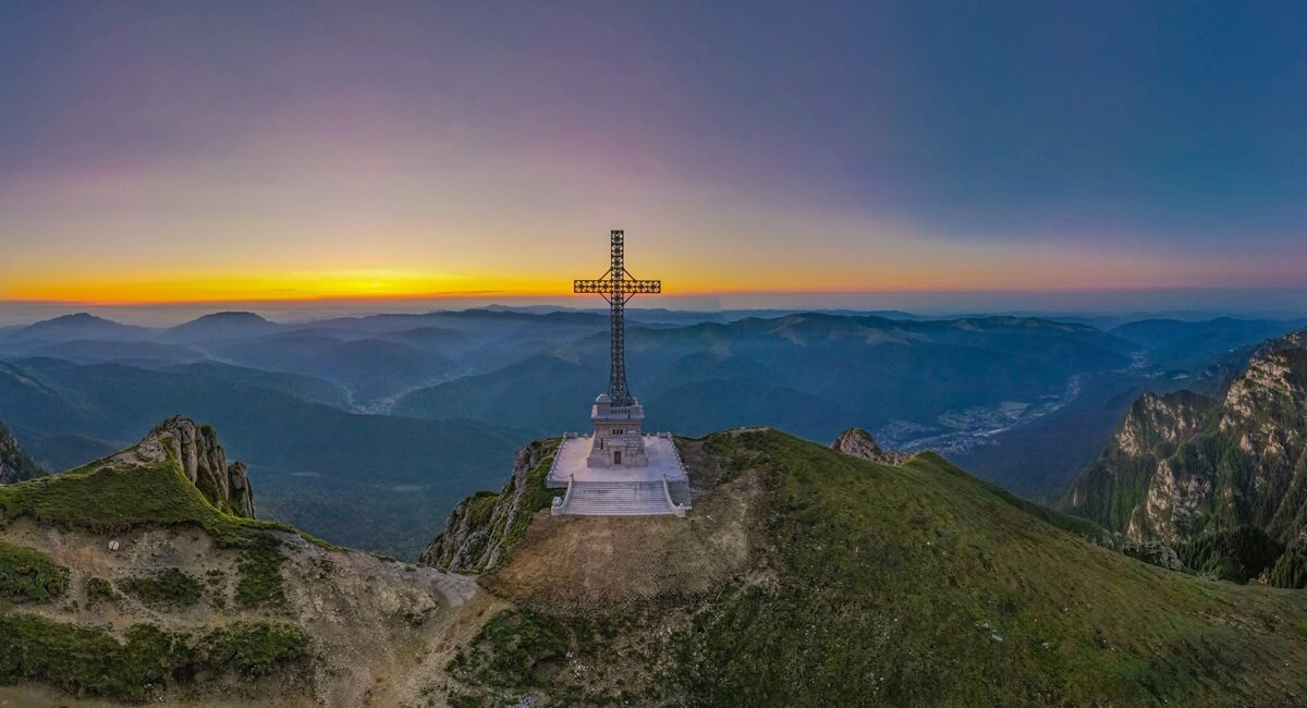 transbucegi-view-from-caraiman-peak