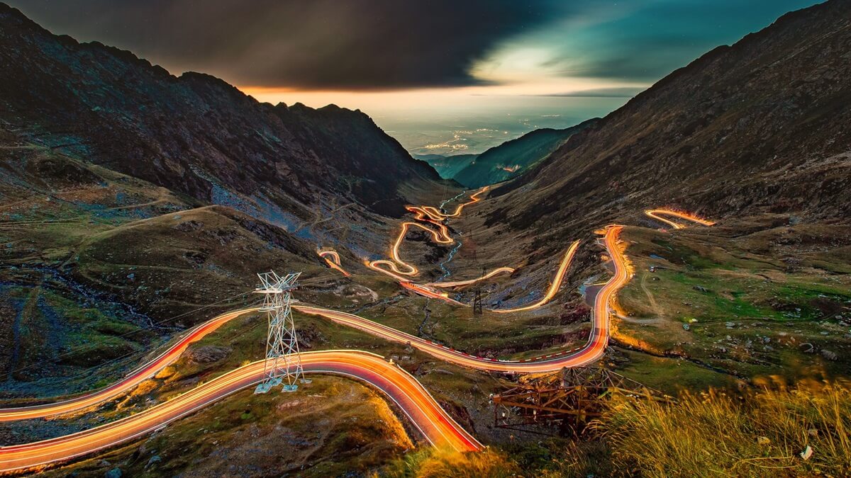 transfagarasan-cloudy-sunset