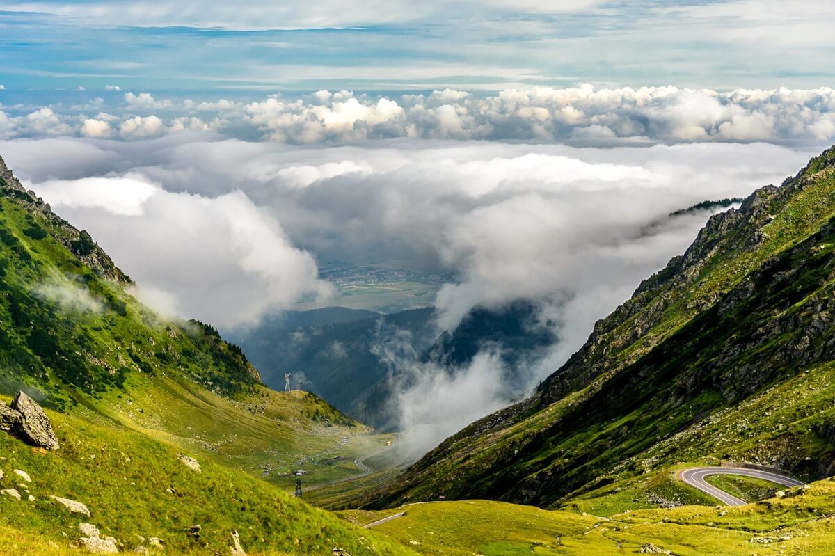 transfagarasan-road-carpathian-mountains-romania