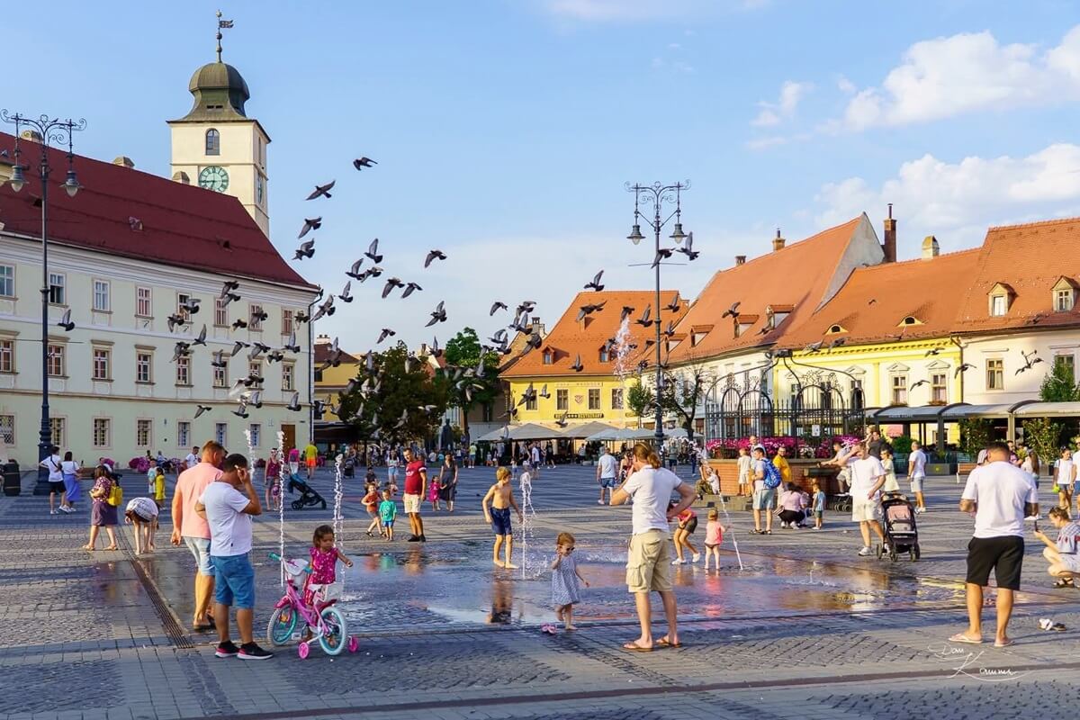 romania-city-of-sibiu-great-square