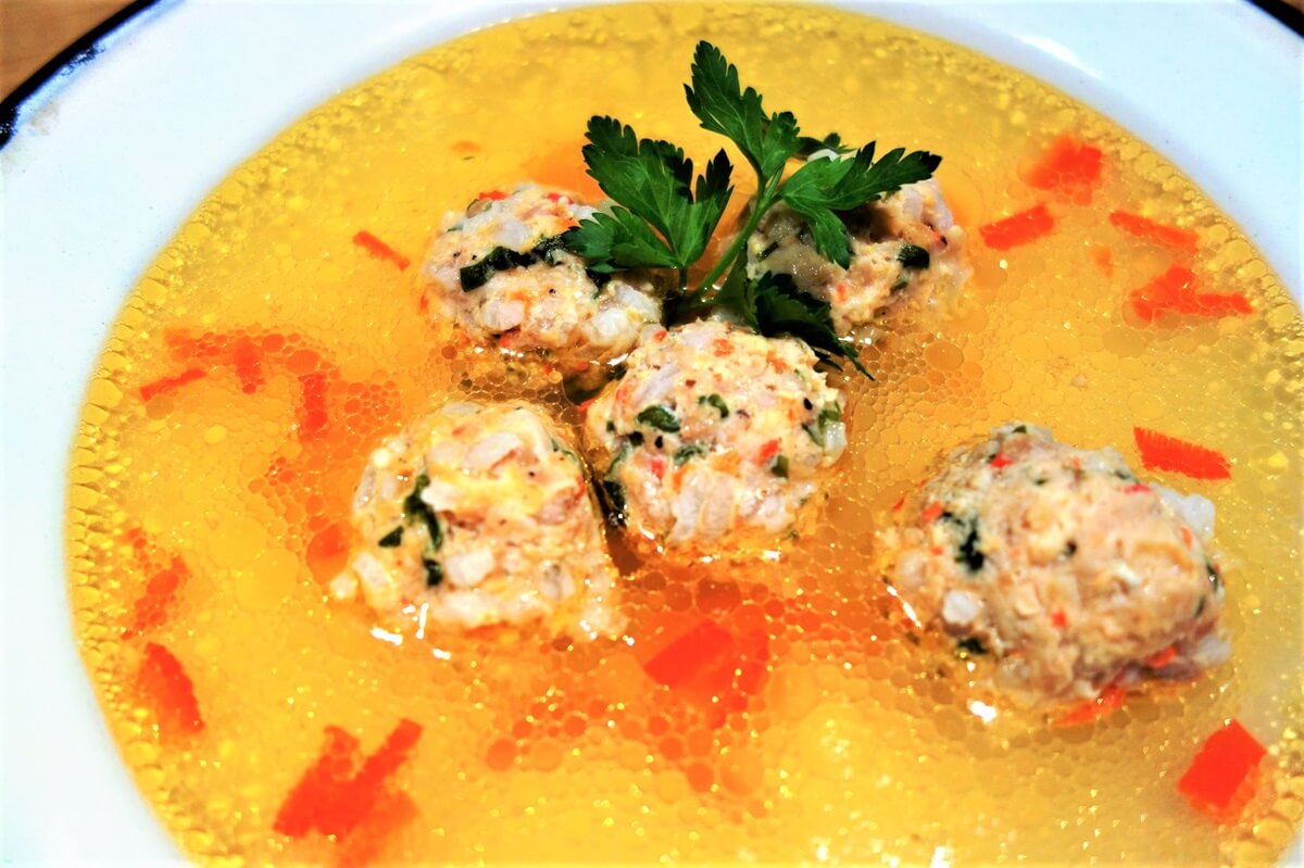 meatball-soup-romania-dish